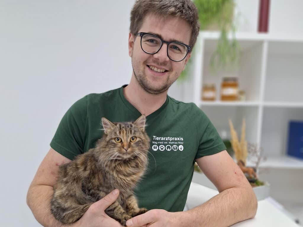 Mag.med.vet. Mathias Mayr