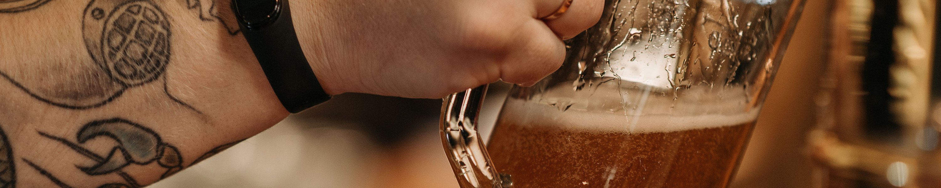 Alkohol Hund: Ist Alkohol für Hunde gefährlich?
