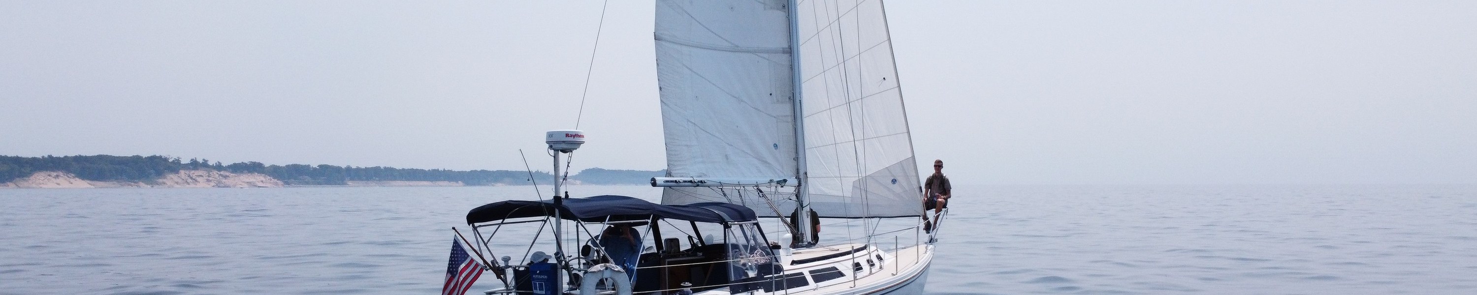 Bootfahren und SUP mit Hund: sicher aufs Wasser