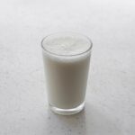 Dürfen Hunde Milch trinken? Laktoseintoleranz bei Hunden erklärt
