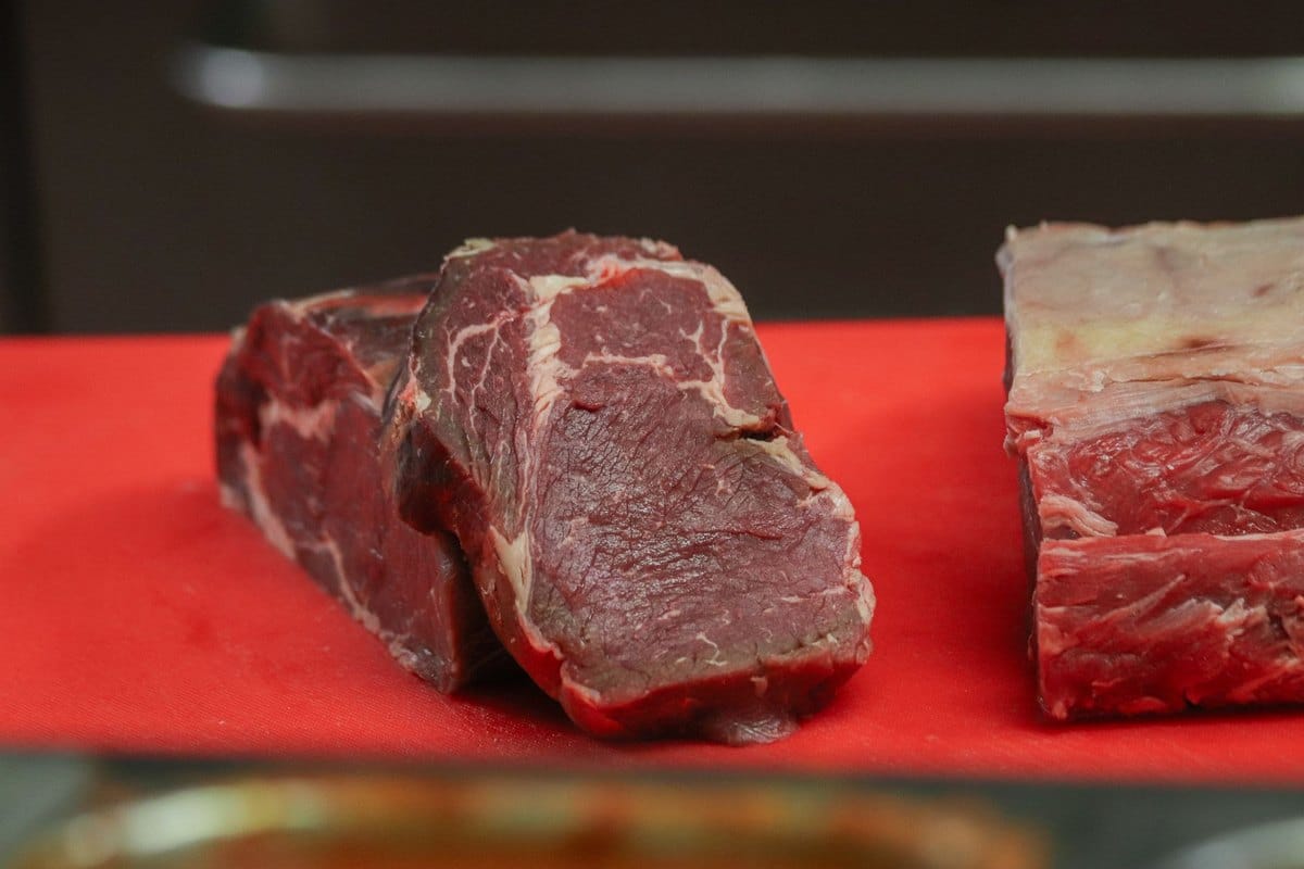 Rindfleisch für Katzen: Roh oder gegart? – go4vet