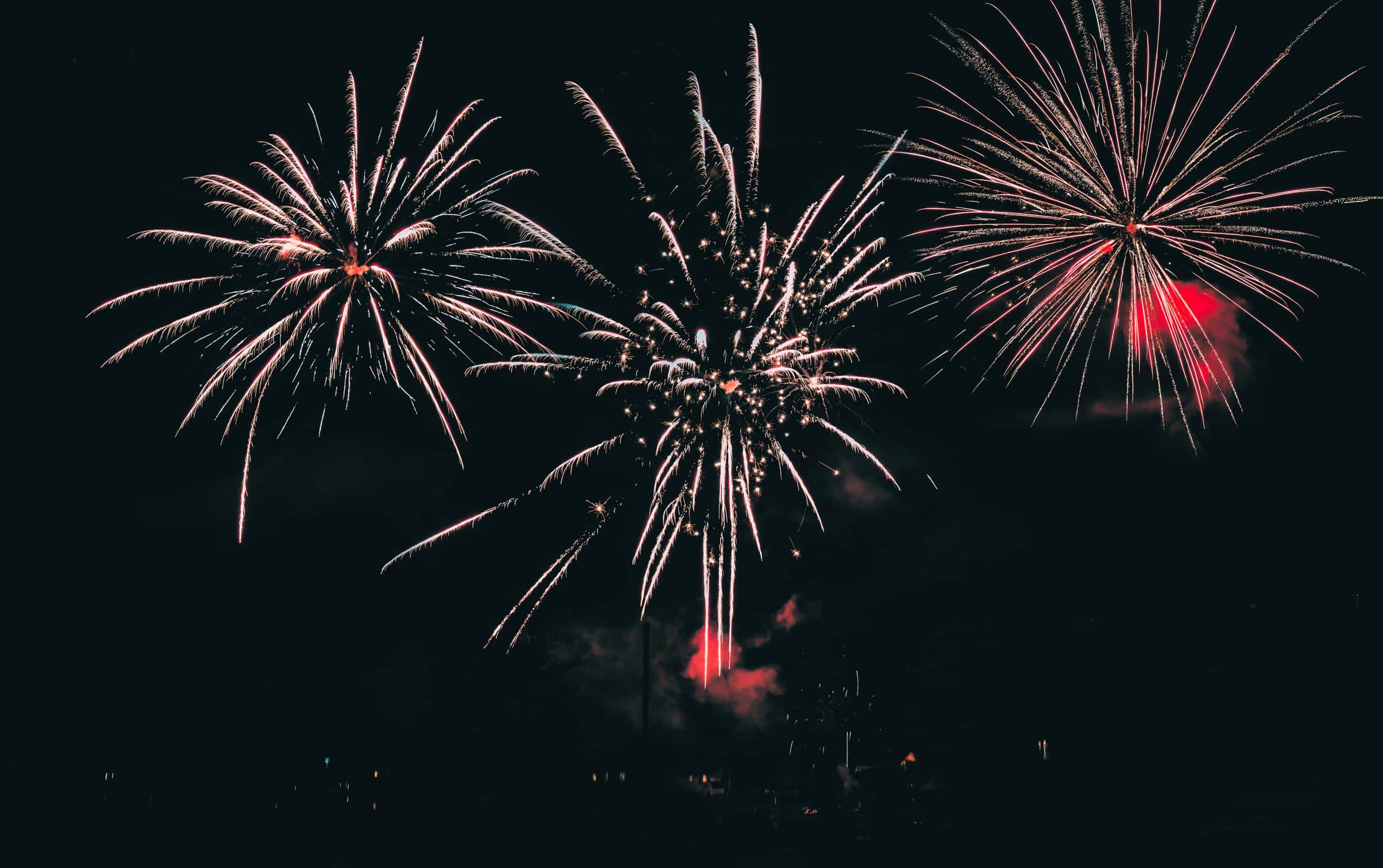 Feuerwerk am Nachthimmel zu Silvester